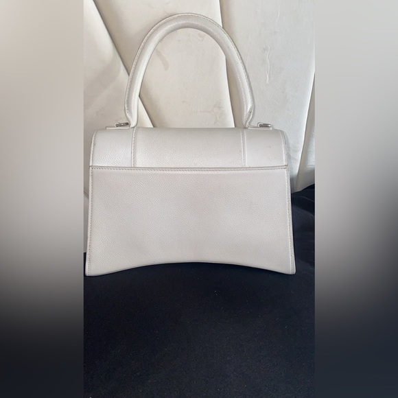 Authentic Balenciaga bag worn multiple times but still in ok condition - Picture 3 of 8
